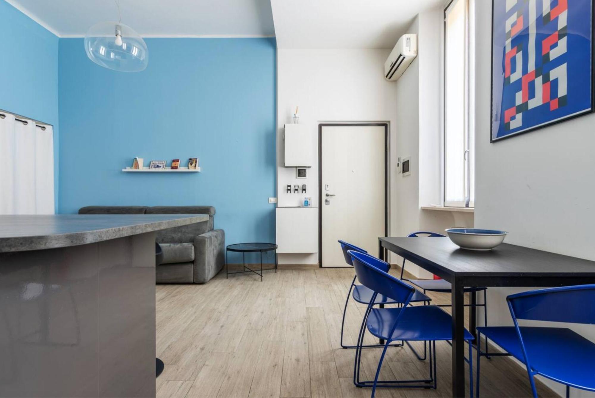 Apartment In Piazza A Isola Milan